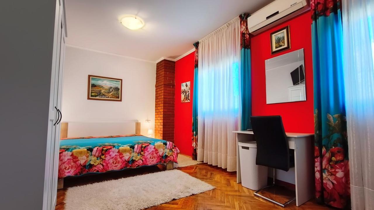 Apartman Ladybird Pula Exteriör bild