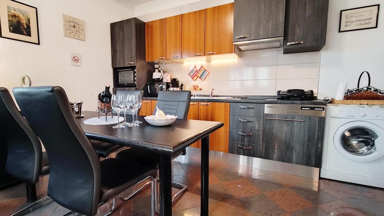 Apartman Ladybird Pula Exteriör bild