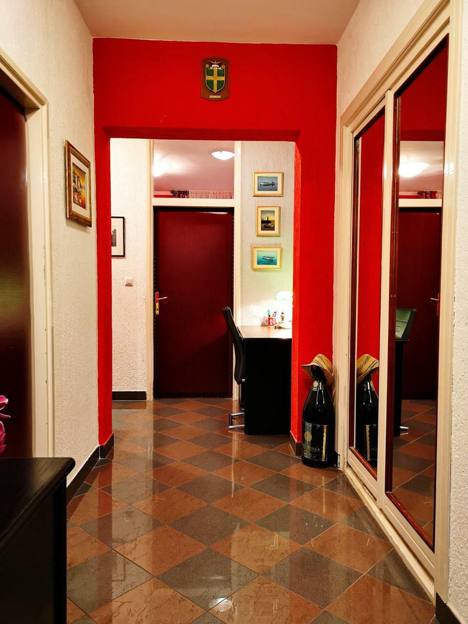 Apartman Ladybird Pula Exteriör bild